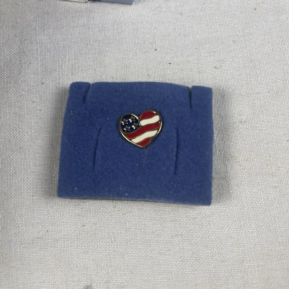 2001 Avon American Flag Heart Made In USA Lapel Pin New In Box